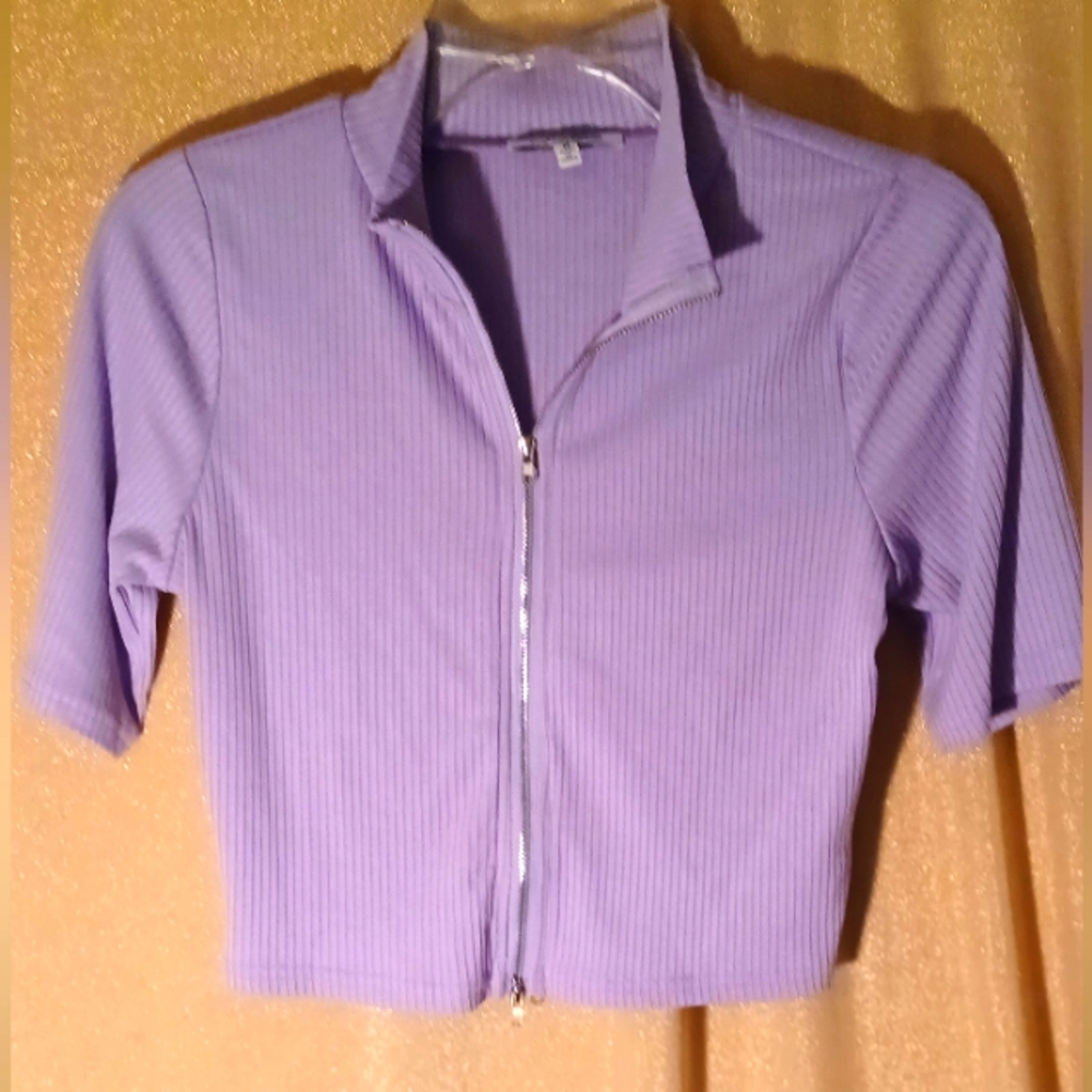 Nice comfortable crop top light purple juniors medium